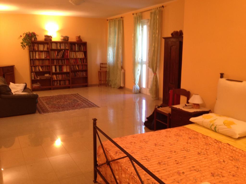 Villa Naclerio Sarzana Habitación foto