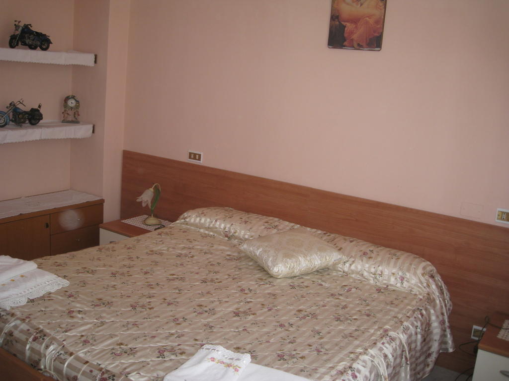 Villa Naclerio Sarzana Habitación foto